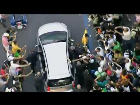 Pope In Brazil Thousands Mob Pontiff's Car