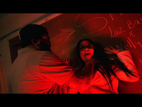 Luz Baja - Silla Voladora FT. Nelly Billz