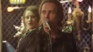 Clare Bowen, Sam Palladio & Jonathan Jackson Sing "On a Rail" - Nashville