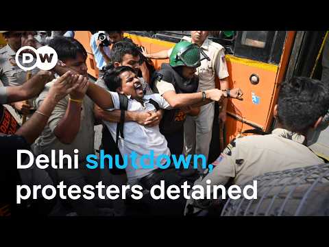 Indian authorities try to shut down a 'Cockroach' protest in Delhi | DW News