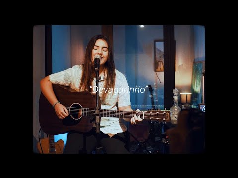 Devagarinho - Gilsons, Mariana Volker (Cover) | Sabrina Oliveira • Live Sessions