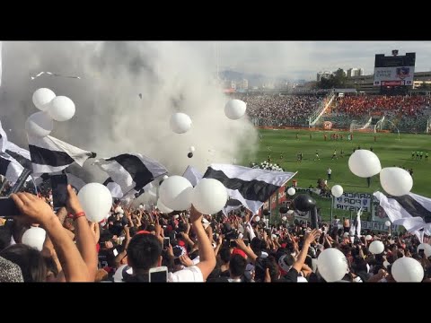 "Salida y cánticos Garra Blanca [IMPRESIONANTE] | Colo Colo 5 Unión Española 2 2017" Barra: Garra Blanca • Club: Colo-Colo
