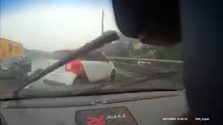 Re: [分享] 國道車禍volvo轎車遭大車追撞