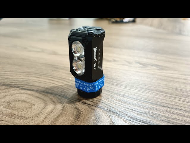 كشاف ووبن WUBEN E7