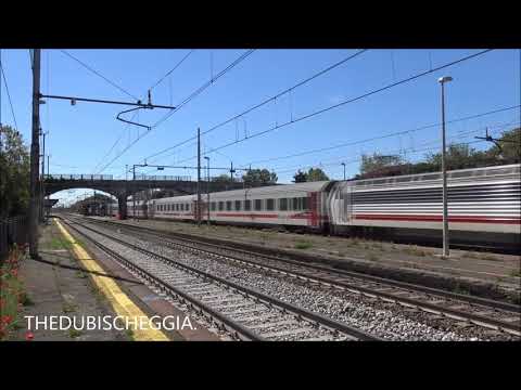 E.402 CON INTERCITY IN TRANSITO IN STAZIONE A CODOGNO (LODI) MART. 30 - 4 - 2019