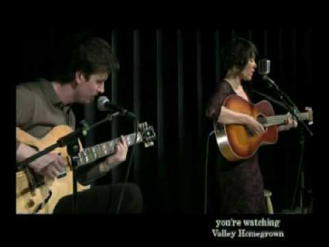 Thea Hopkins & Cameron Peterson - Rows & Rows Of Stars