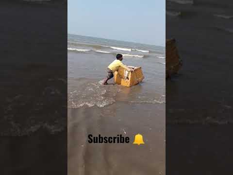 Jeena isi ka naam hai || beach