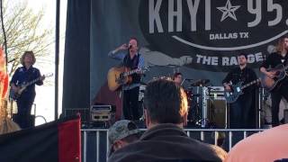 Toyota Texas Music Revolution 21, Plano, TX: Kiefer Sutherland Band &quot;Calling Out Your Name&quot; 3/25/17