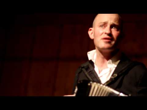 Daloy Polizei (Fuck The Police) :: Geoff Berner