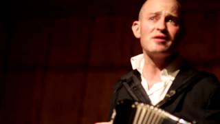 Daloy Polizei (Fuck The Police) :: Geoff Berner