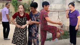 Passersby understand it