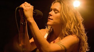Beth Hart - At The Bottom (Live Acoustic)