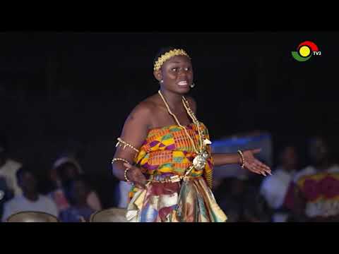 Sika told the origin of Ashanti drums, her golden voice echoing the kingdom’s tradition and strength