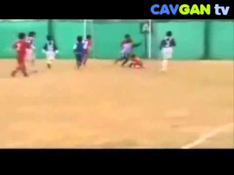CAVGAN TV - Japanese child playing soccer [www.cavgan.com]