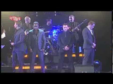 BLUE @ FESTIVAL SHOW A MESTRE - LIVE CON "Sorry seems to be the hardest word"