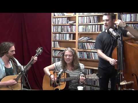 Dead Horses - Turntable - WLRN Folk Music Radio