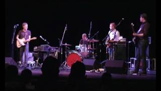 FIELD MUSIC - THEM THAT DO NOTHING.wmv