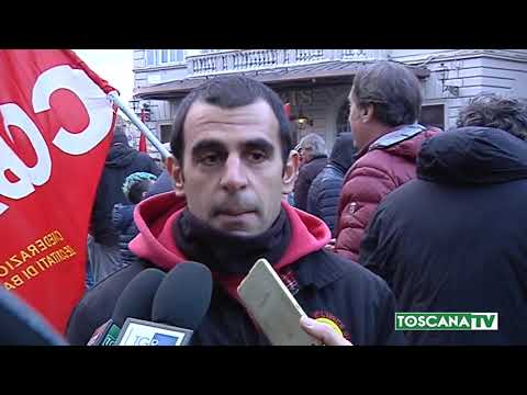 2018-11-17 FIRENZE - CORTEO A FIRENZE, SLOGAN CONTRO SALVINI E CARABINIERI