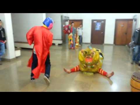 Tập múa lân Tết Giáp Ngọ AEVG 2014 - Lion Dance Trainning Tet Holiday 2014