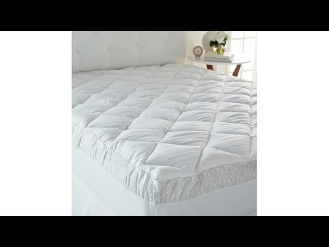 Highgate Manor Damask Print Gusseted Mattress Pad