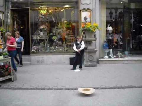 Street Musician in VACI-utca / BUDAPEST