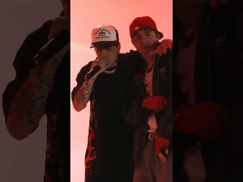C.R.O y Rusherking canta “Zona Caliente” en vivo