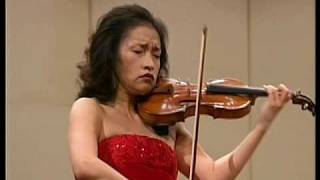 Kyung Wha Chung plays Brahms violin concerto (Mov 3)