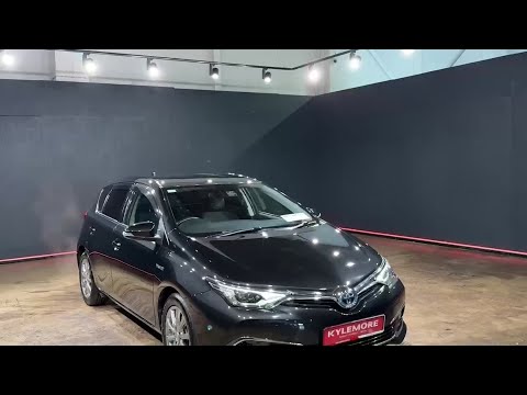 Toyota Auris STANDARD - HYBRID - BLACK HALF LEATHE - Image 2