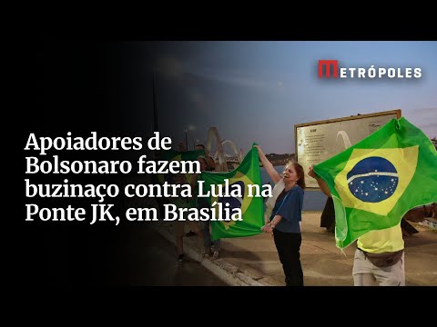 Apoiadores de Bolsonaro fazem buzinaço contra Lula na Ponte JK, em Brasília