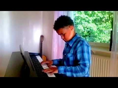 Samuel Tyburski spelar på piano med dåligt ljud och dålig kamera ;)