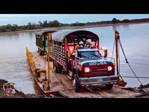 Embarcando en el planchon de Cabuyaro Meta 