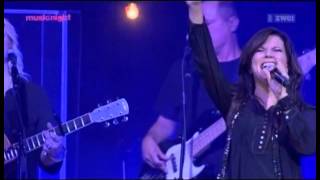 Martina McBride: A broken wing