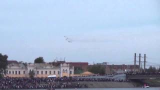 preview picture of video 'Swifts aerobatics team performance in Penza, RF 14 sen 2013'