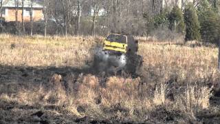 preview picture of video 'Aron's Mud Bog 2010 - yellow S-10 blazer'