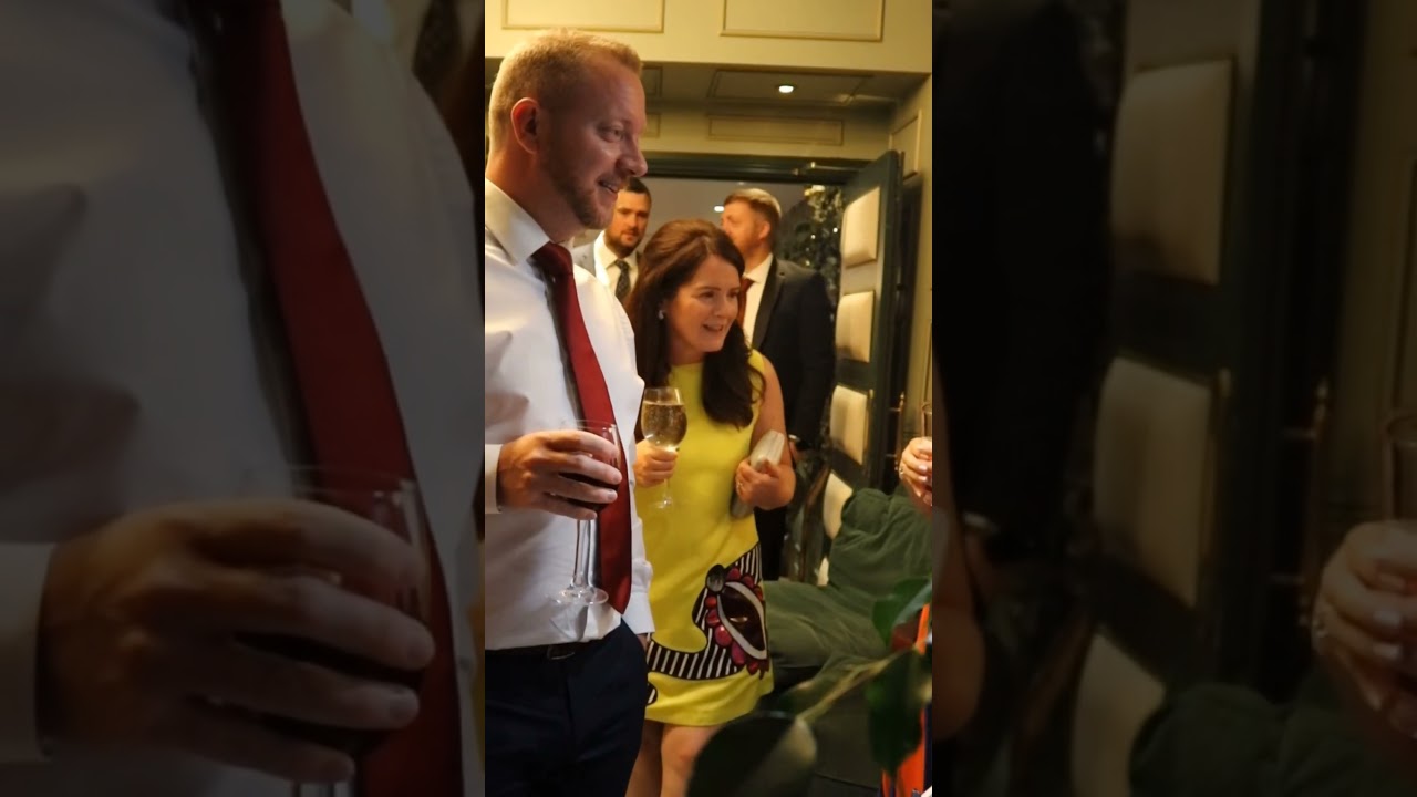 the last 2 are without doubt my favourite reactions😂 #LiveWeddingPainting #LiveWeddingPainterIreland