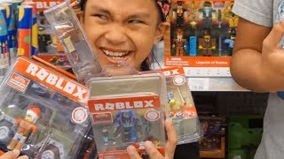Roblox Toys R Us Philippines Free Video Search Site Findclip - new roblox series 2 toy hunt it s the dilly yo we found a