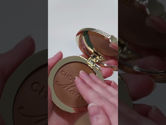 Vídeo relacionado con Too Faced Cosmetics ORIGINAL | Chocolate Soleil | Longwear Matte Bronzer | 100% Natural Cocoa Powder | 8 gramos |