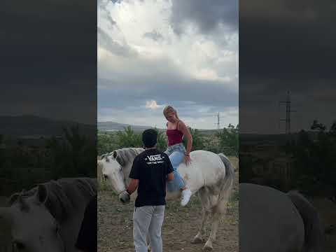 Me encanta, cuando sea mayor seré la señora de los caballos,no lo dudo #short #shorts #Itazoka