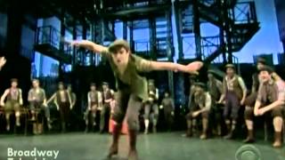 King of New York - NEWSIES (Thanksgiving Parade 2012)