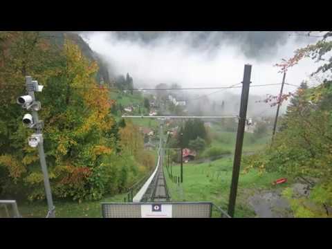 Standseilbahn 1833.01 Les Avants - Sonloup Talfahrt Abend 2019 - Funiculaire