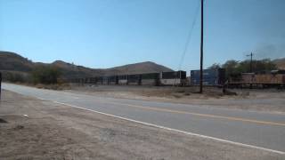 preview picture of video 'Union Pacific Intermodal Train Departs Caliente HD'