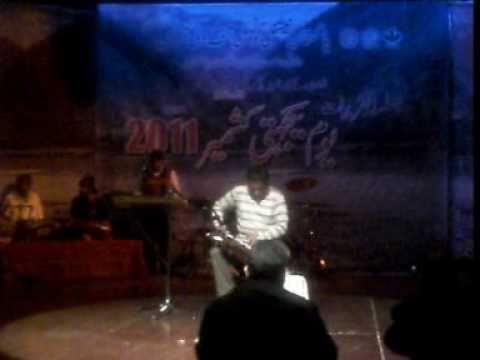 KASHMIRI TUNE ON BANJO BY KHALID    ON  5TH FEB , 2011