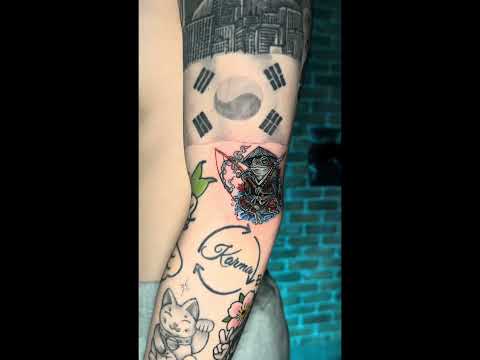 Cover Up Tattoo by Yotinny Tattoo