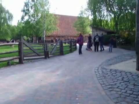 Rundgang von Eingang  bis zum Meyer`s Hof und um dem Hof im  Zoo Hannover 2013