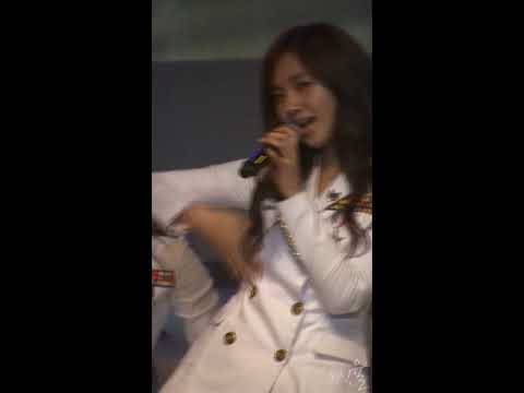 [FanCam] 091108 Yuri SNSD - Chocolate Love@LG Mobile WorldCup