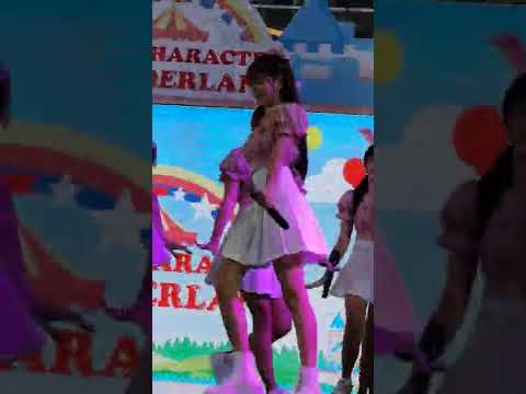221015 (Mint Fancam) The Glass Girls - ไม่ใกล้ ไม่ไกล @ AI Character Wonderland - Fashion Island