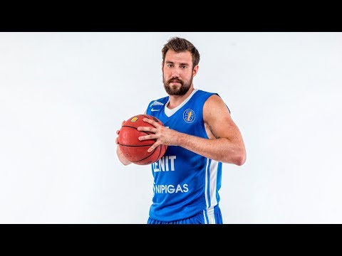 Sergey Karasev Monster Dunk in Fast Break
