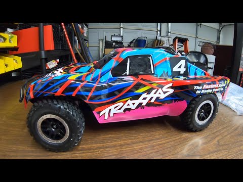 Traxxas Nitro Slash Unboxing and Break in
