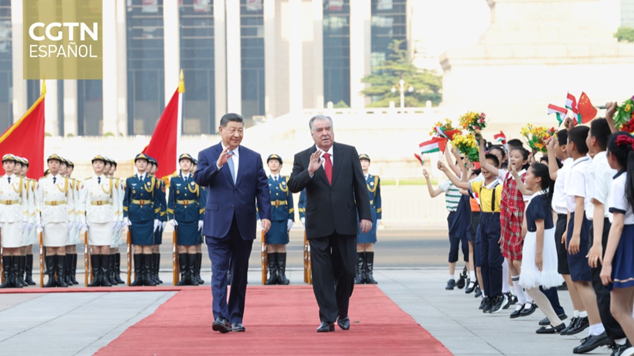 Xi Jinping mantiene conversaciones con Emomali Rahmon en Beijing