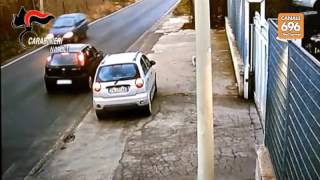 rapinata-e-trascinata-sull-asfalto-catturati